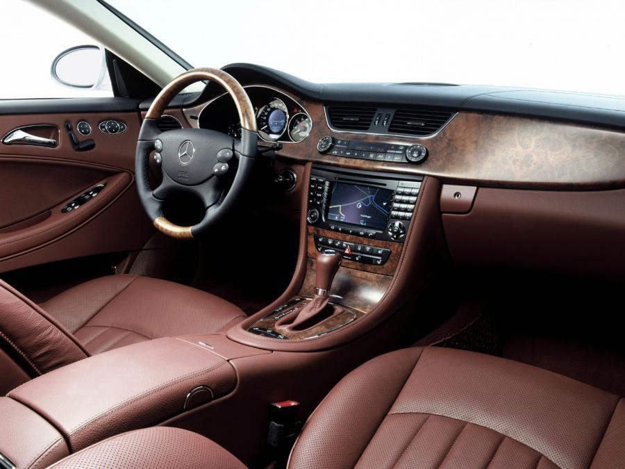  Mercedes-Benz CLS500 2004 года  (фото 29 из 30)
